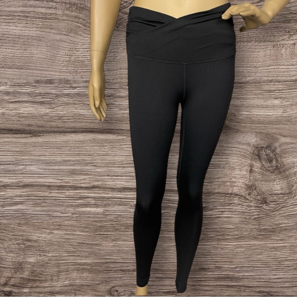Black workout leggings